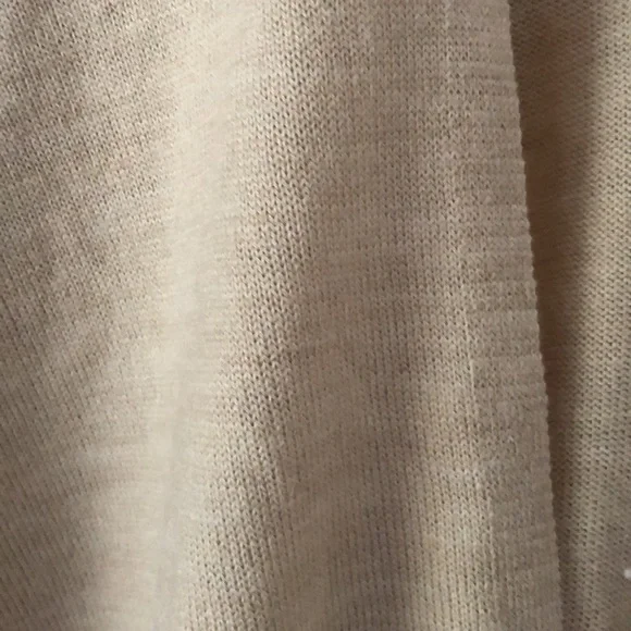 Ruffled edge wrap, wool blend - Picture 2 of 2